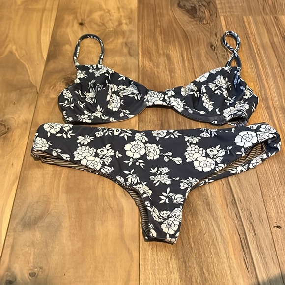 Acacia Swimwear Two piece - Picture 1 of 8